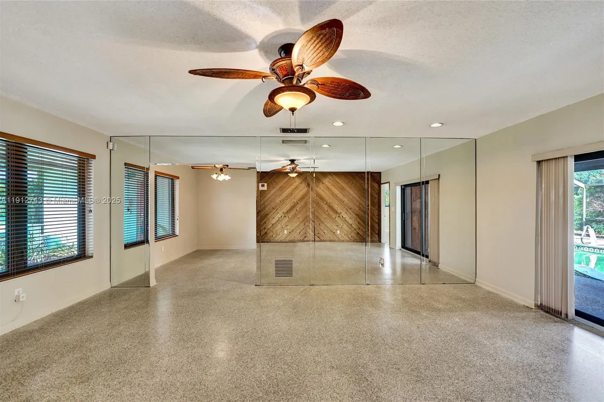 201 NW 77th Way, Pembroke Pines FL 33024