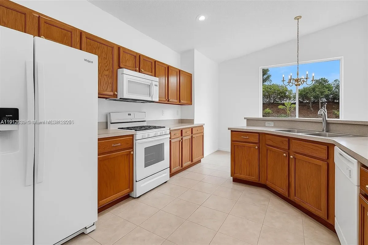 6231 SW 195th Ave, Pembroke Pines FL 33332