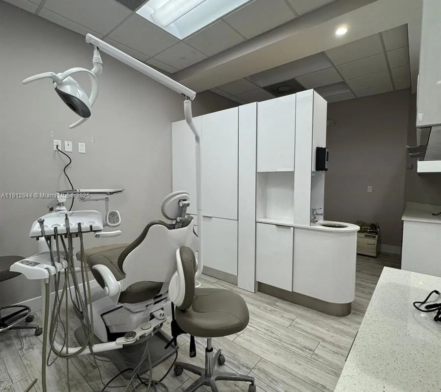 9440 W Commercial Blvd, Sunrise FL 33351