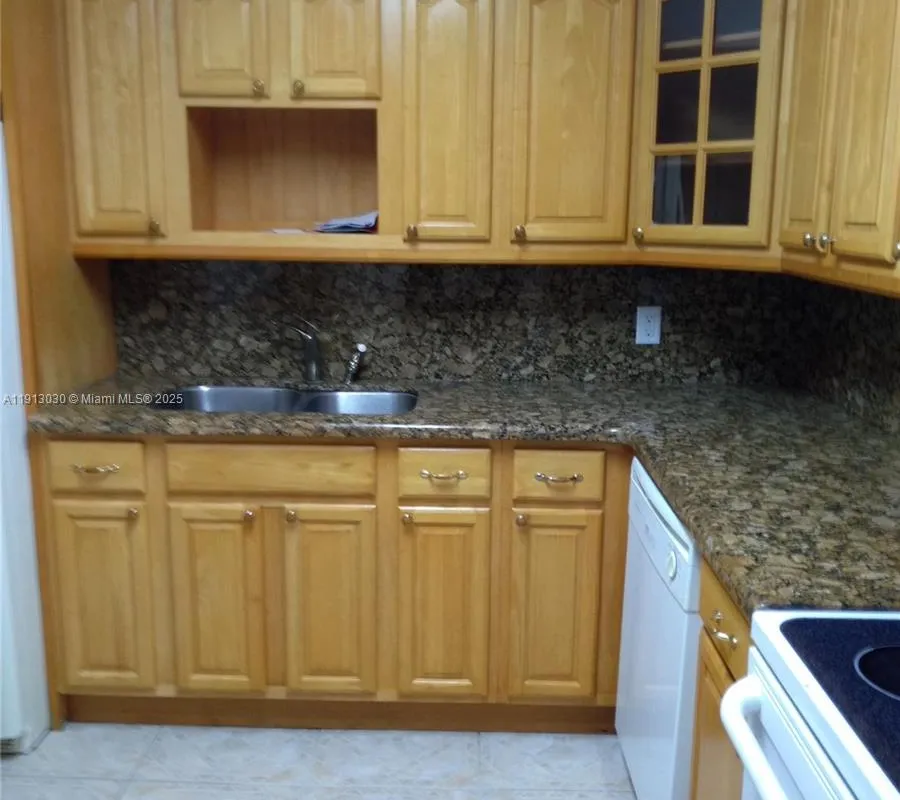 2025 NE 164th St # 806, North Miami Beach FL 33162