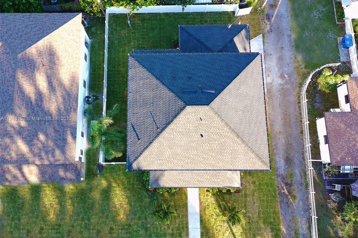 2925 13th St N, St Petersburg FL 33704