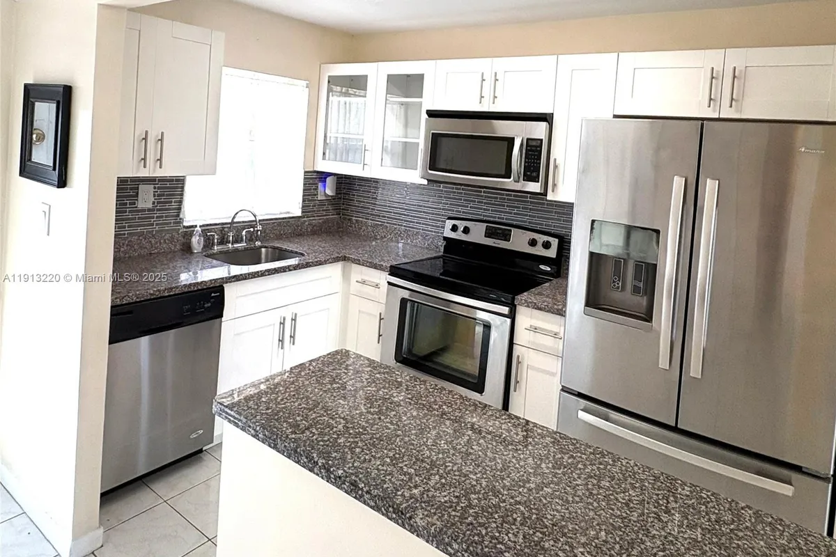 8901 Sunrise Lakes Blvd # 204, Sunrise FL 33322