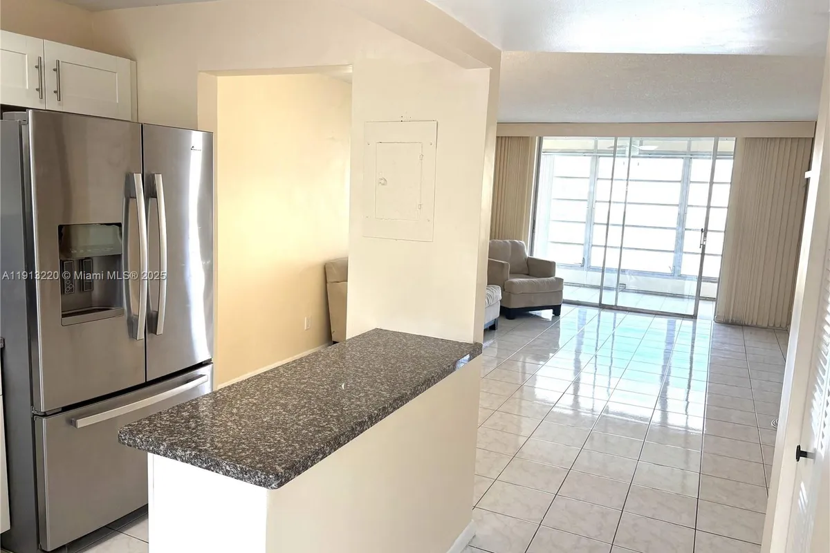 8901 Sunrise Lakes Blvd # 204, Sunrise FL 33322