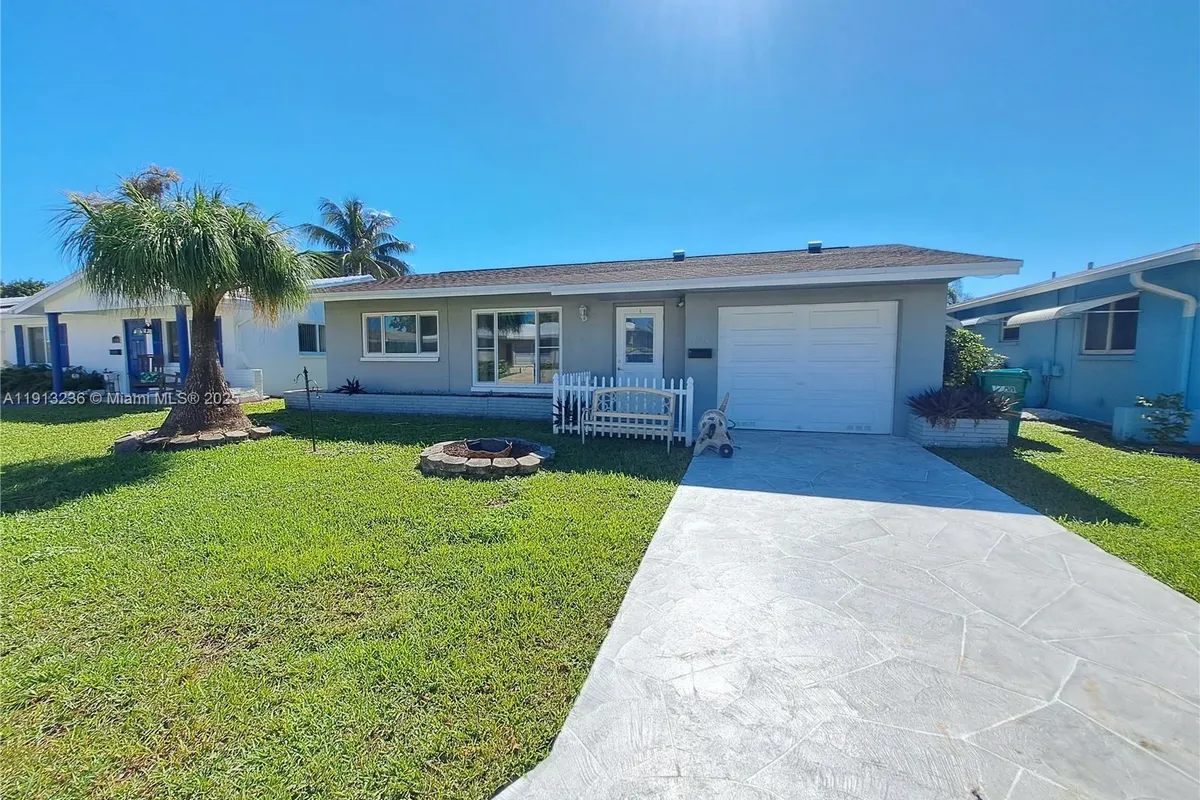 5010 NW 51st Ct, Tamarac FL 33319