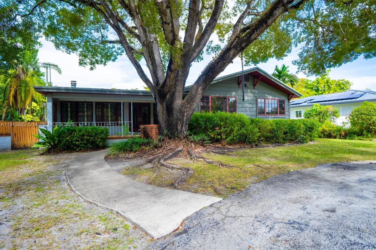 6551 SW 75th Ter, South Miami FL 33143