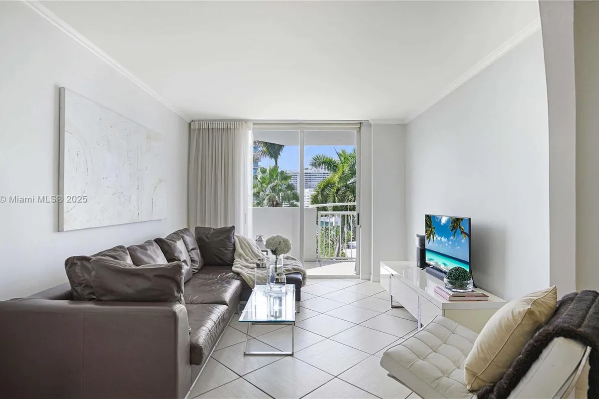 1621 Bay Rd # 606, Miami Beach FL 33139