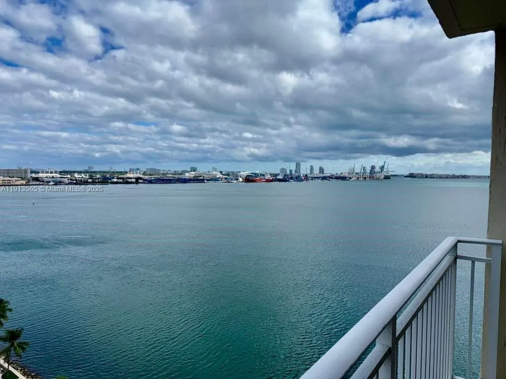 770 Claughton Island Dr # 1613, Miami FL 33131