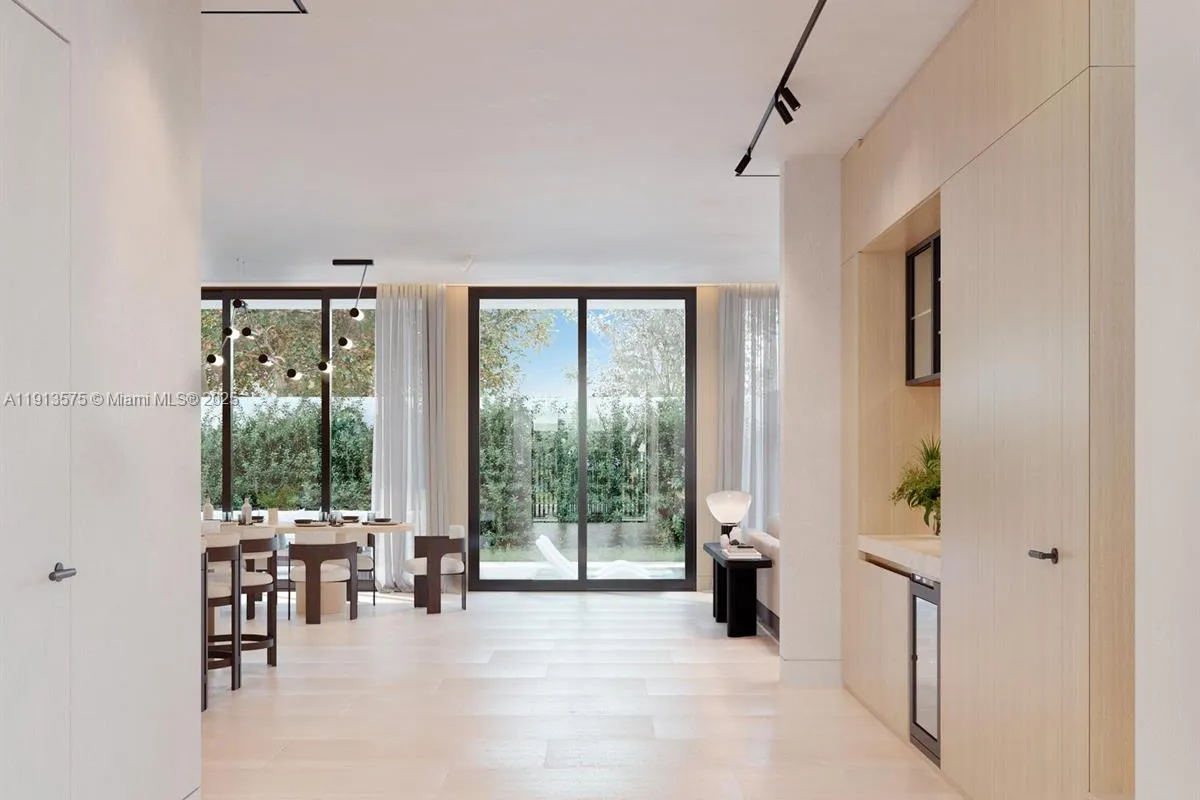 3457 Oak Ave, Miami FL 33133