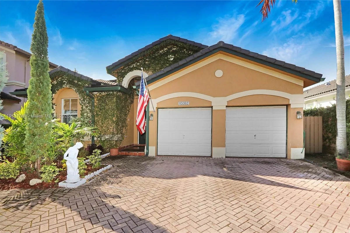 15382 SW 16th Ter, Miami FL 33185