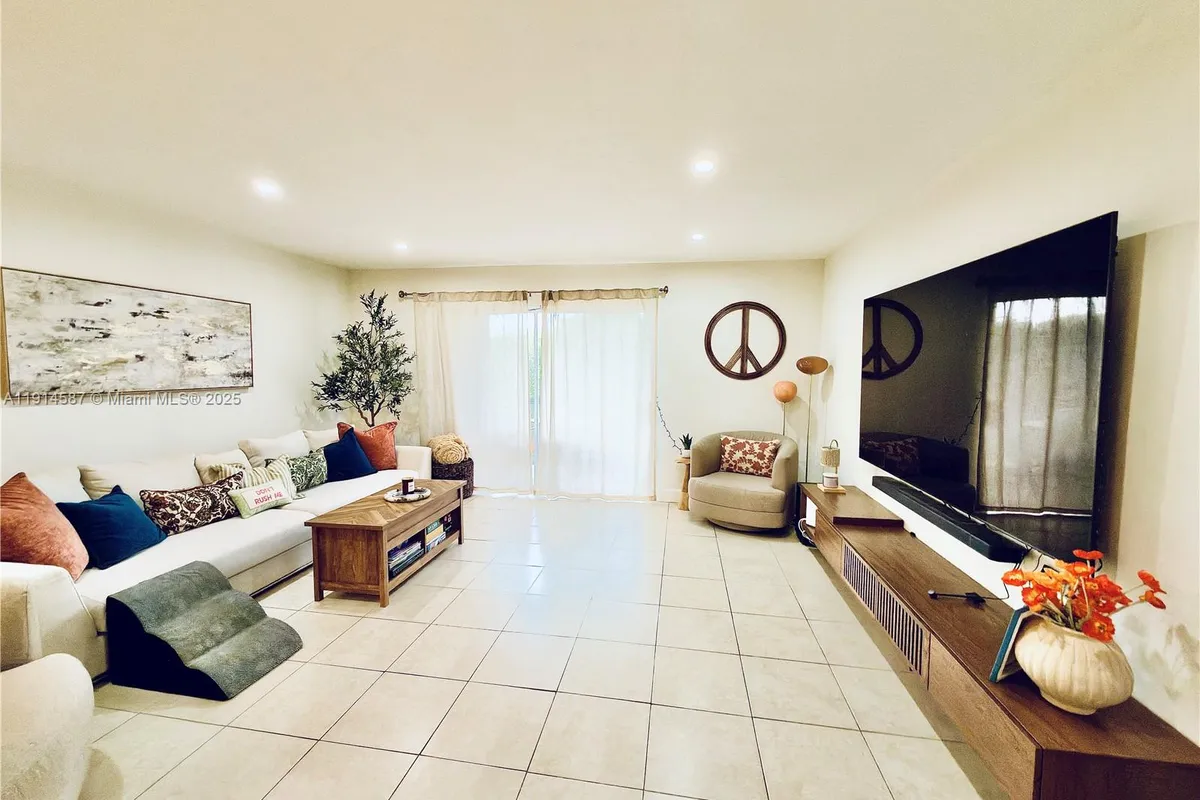 10373 N Kendall Dr # H6, Miami FL 33176