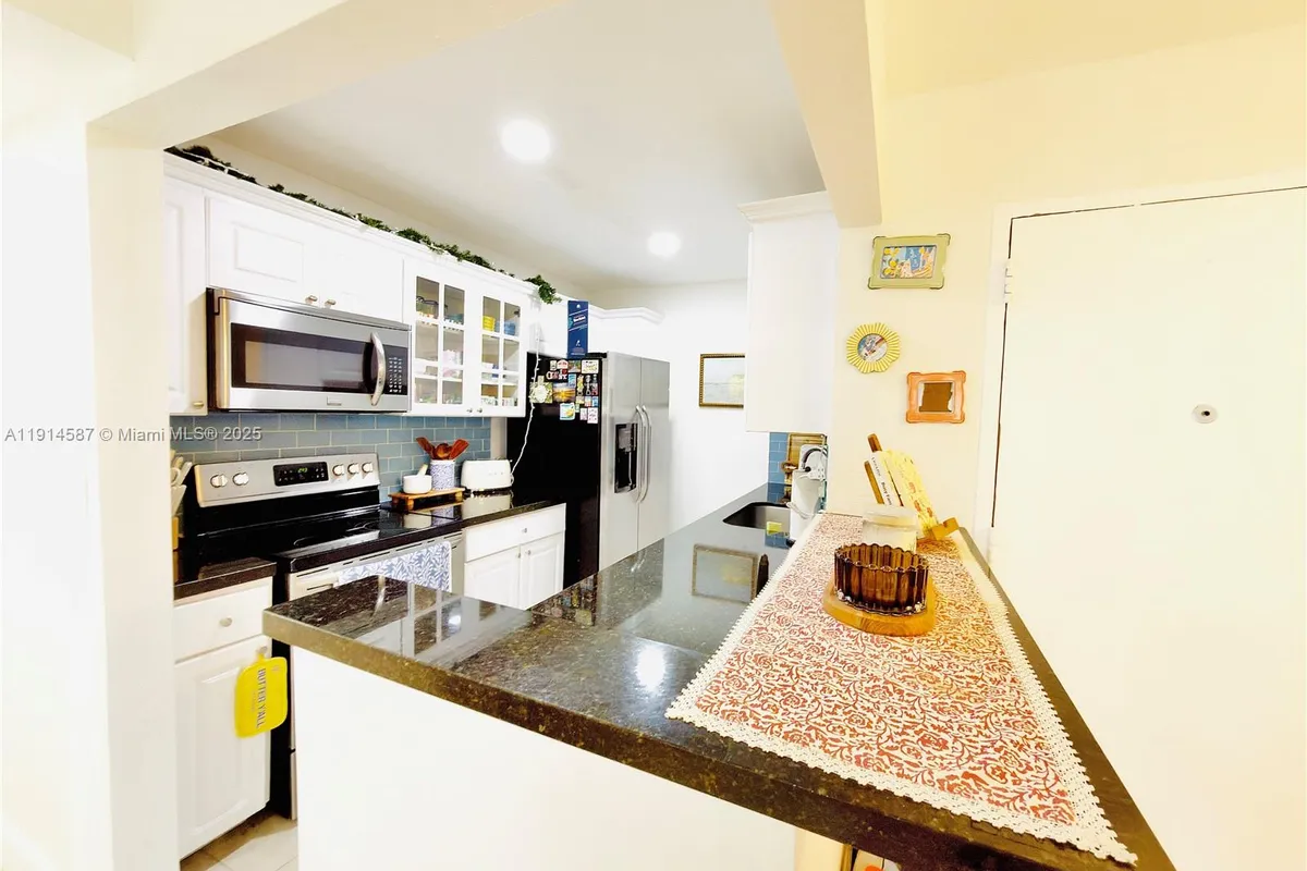 10373 N Kendall Dr # H6, Miami FL 33176