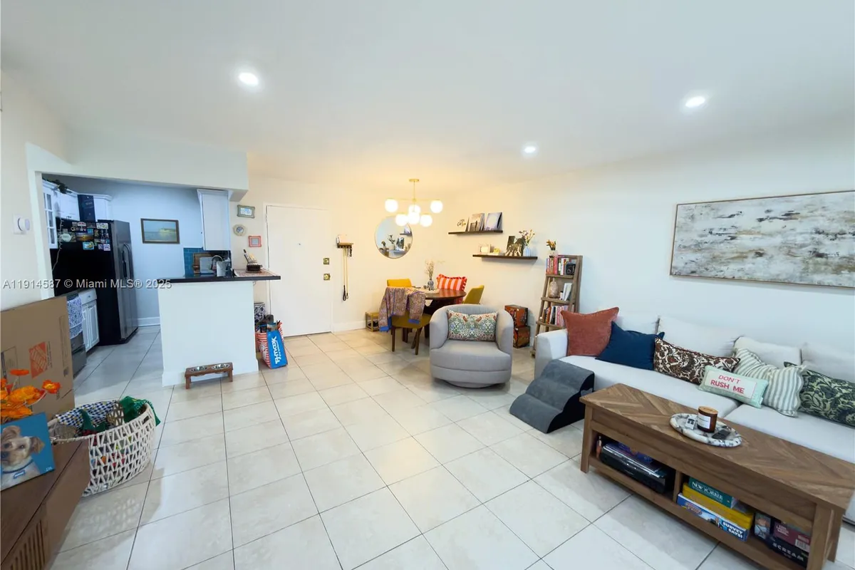 10373 N Kendall Dr # H6, Miami FL 33176