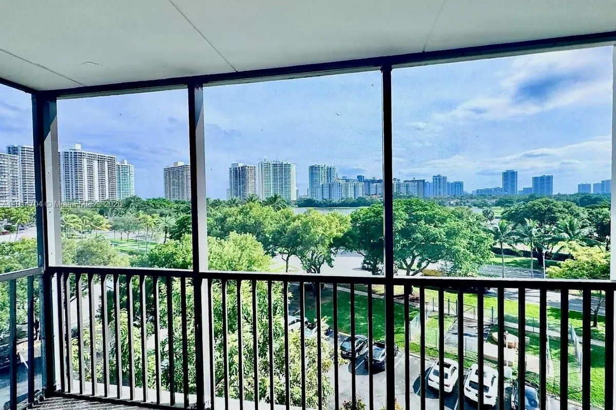 3475 N Country Club Dr # 610, Aventura FL 33180